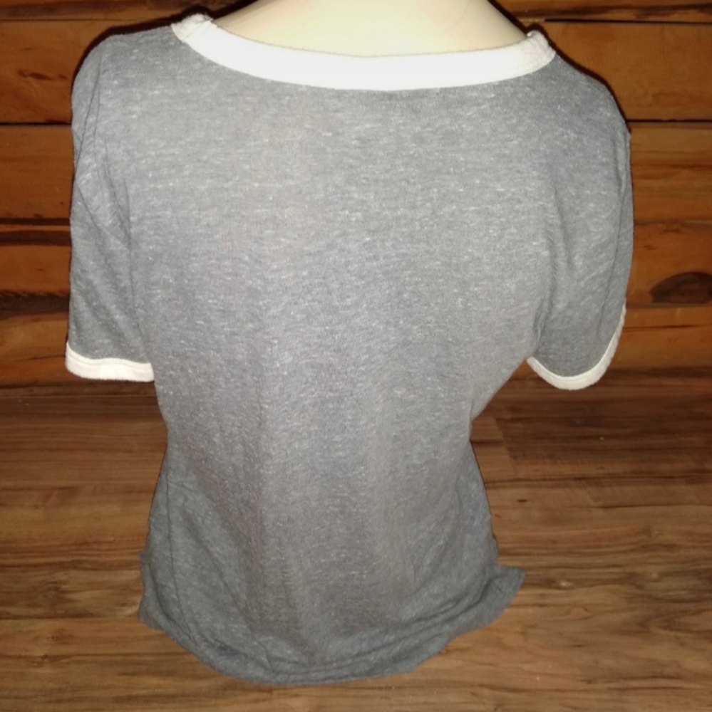 Old Navy Peace Love Top - Picture 4 of 4